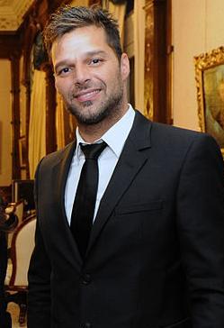 Ricky Martin : a-t-il porté ses jumeaux dans son ventre ?